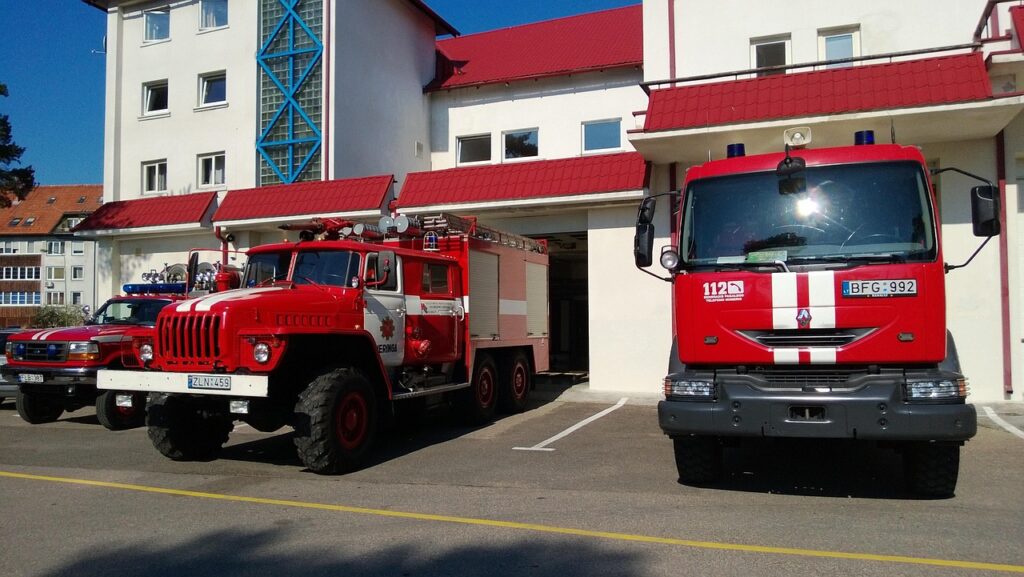 firehouse, fire station, fire car, emergency, firefighter, fire, station, truck, red, service, equipment, engine, garage, department, building, firemen, extinguisher, vehicle, protection, fighting, sos, fire station, fire station, fire station, fire station, fire station