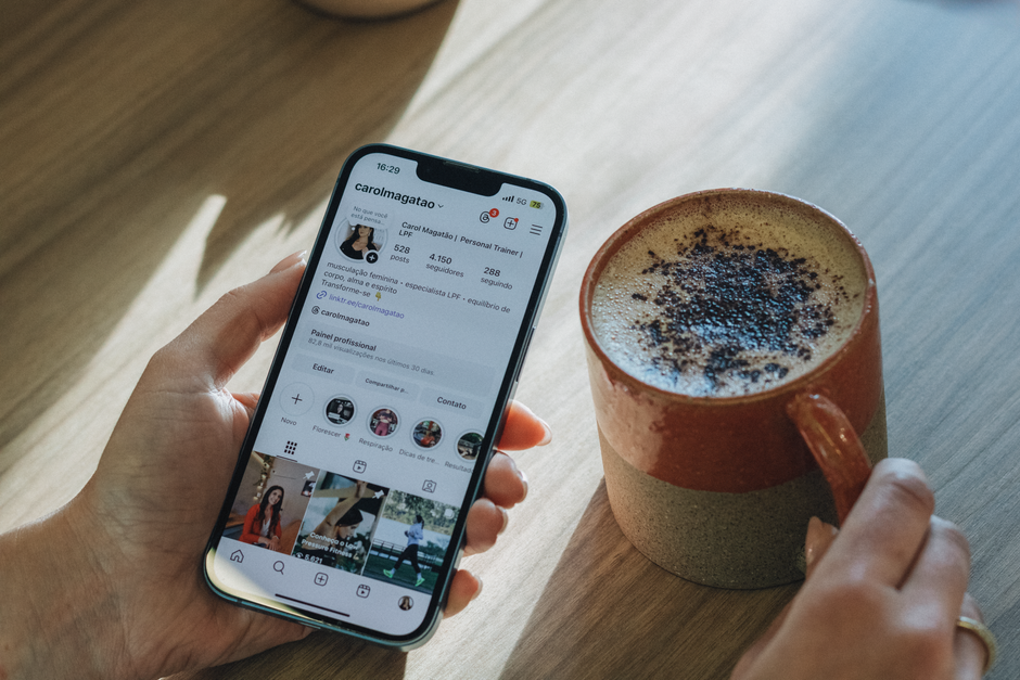 Restaurant social media management helps attract local customers